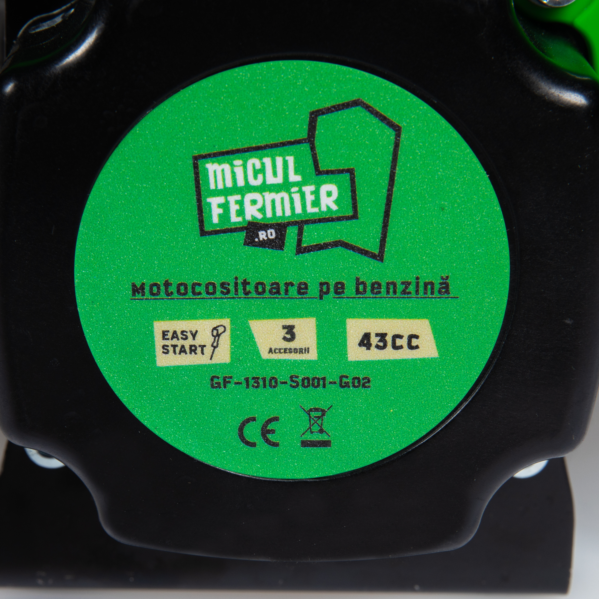 motocoasa-pe-benzina-micul-fermier-3.4-cp-cu-3-accesorii motocoasa-pe-benzina-micul-fermier-3.4-cp-cu-3-accesorii